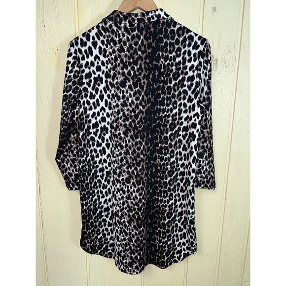 💜 3/$25 💜 Flattering Women with Control Medium Tall TUNIC TOP Leopard - Picture 9 of 11
